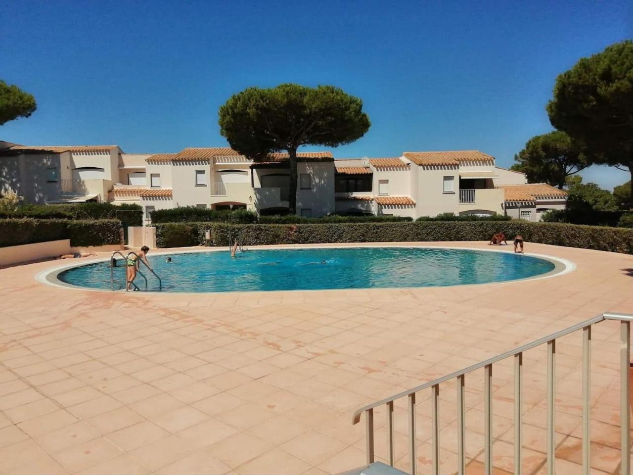 Appartement 4/6 Personnes Plain Pied - 5Min Plage - Piscine En Face Agde Exteriör bild
